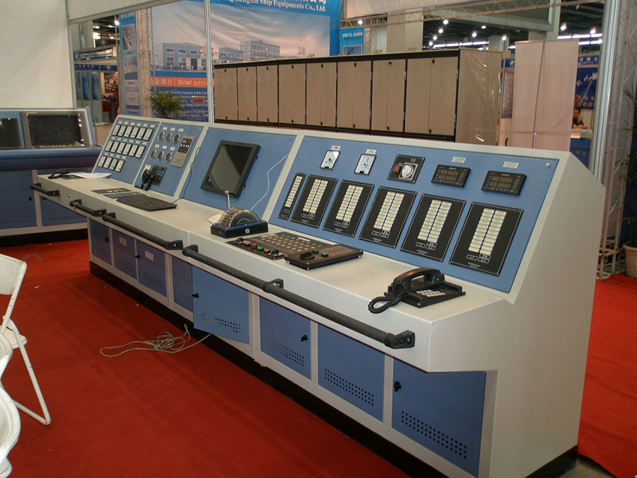 機(jī)艙監(jiān)視臺